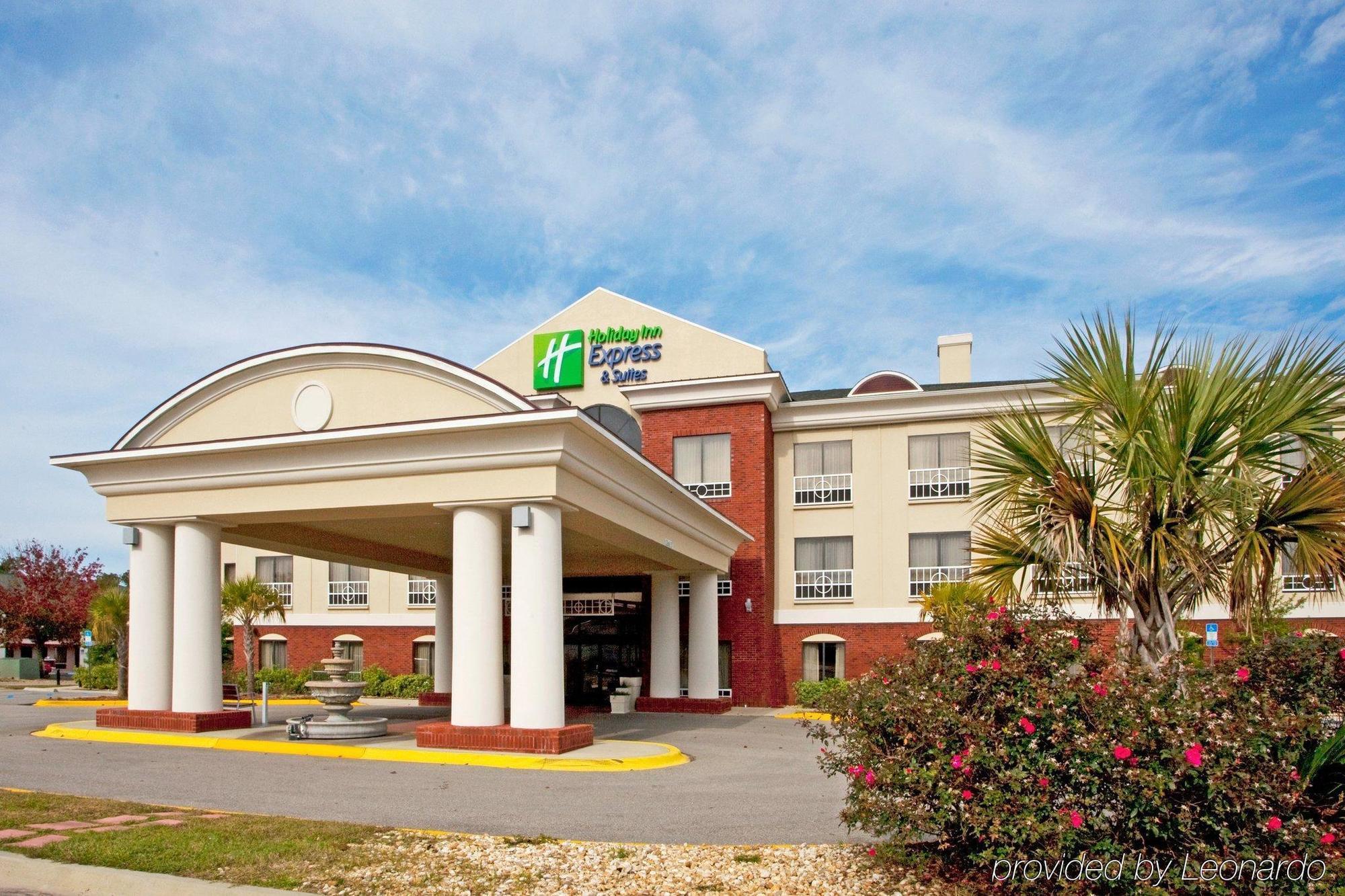 Holiday Inn Express & Suites Quincy I-10 By Ihg Eksteriør bilde