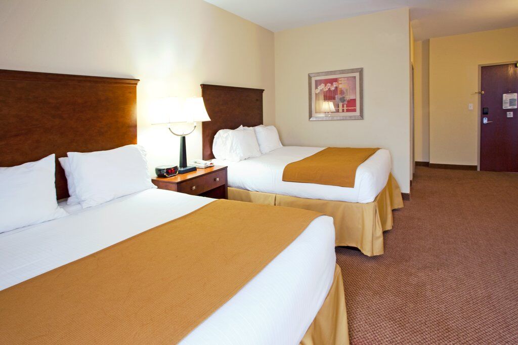 Holiday Inn Express & Suites Quincy I-10 By Ihg Eksteriør bilde